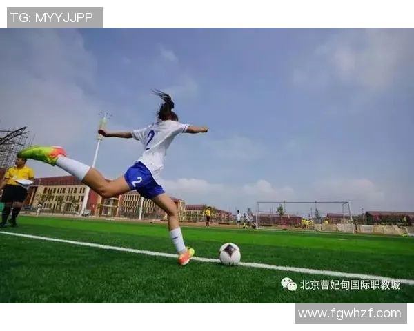 女足球明星的风采与魅力展现她们在绿茵场上的无畏与坚持